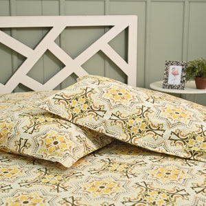 Fractalia king size pure cotton bed sheet set with pillow covers from Ocean Home.