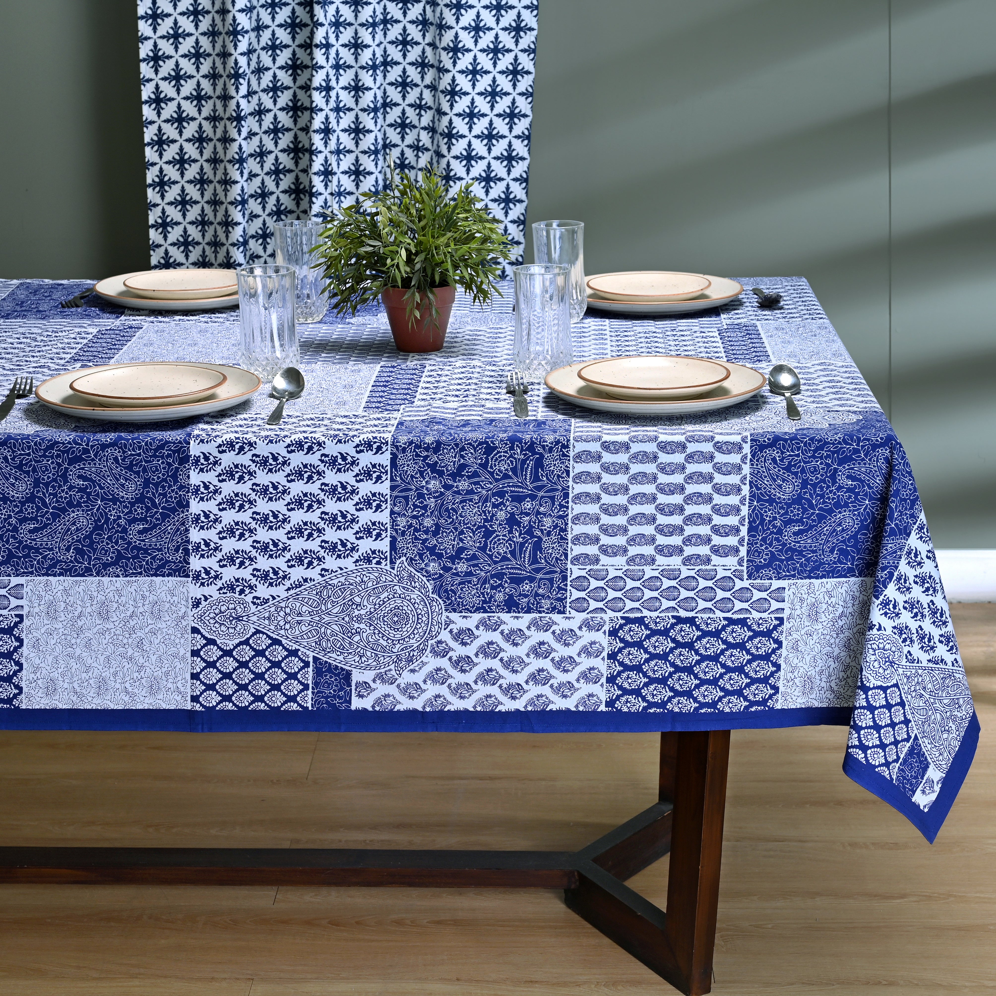 Patch Star 6 Seater Table Cover