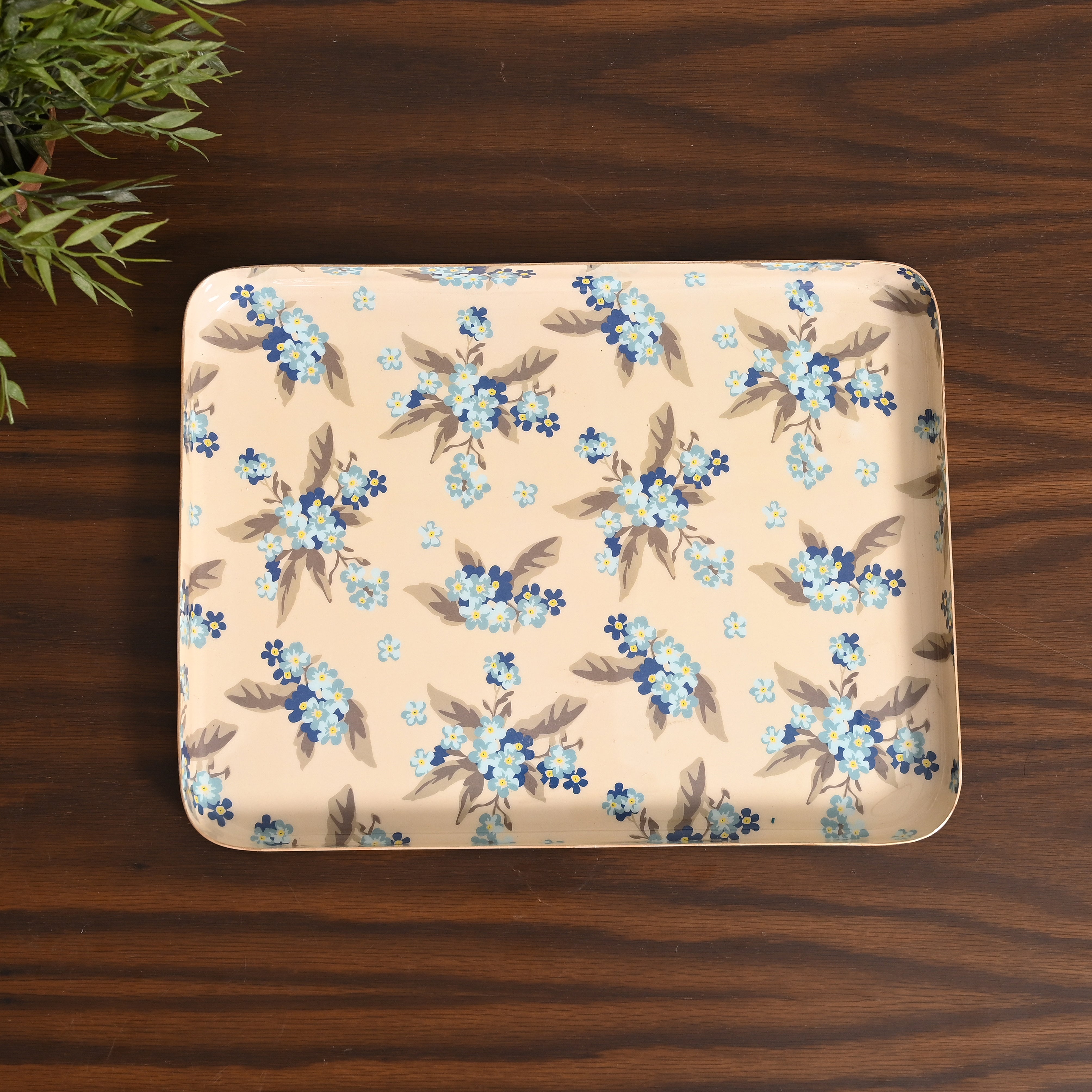 Petal & Pattern Set of Two Aluminium Trays