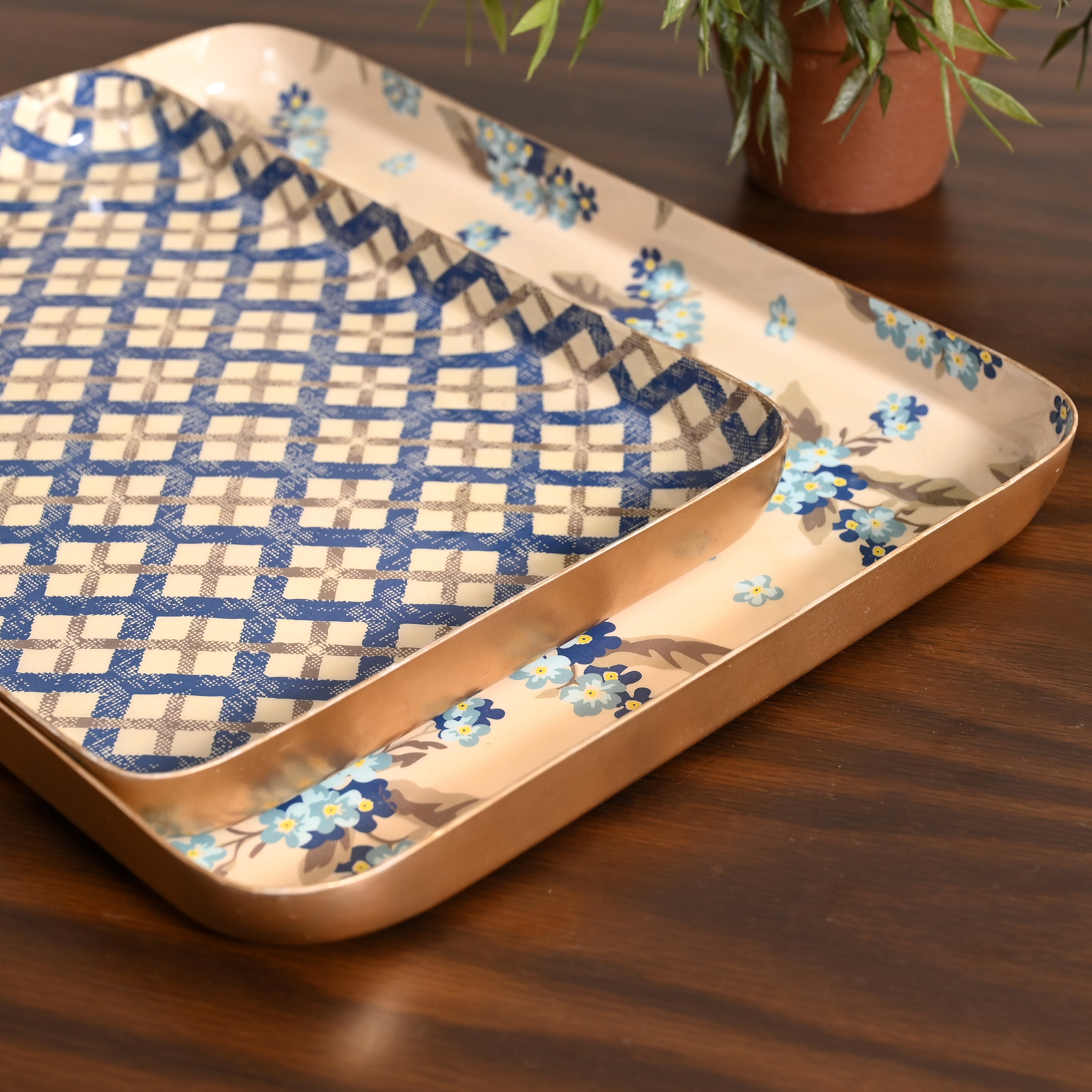 Petal & Pattern Set of Two Aluminium Trays