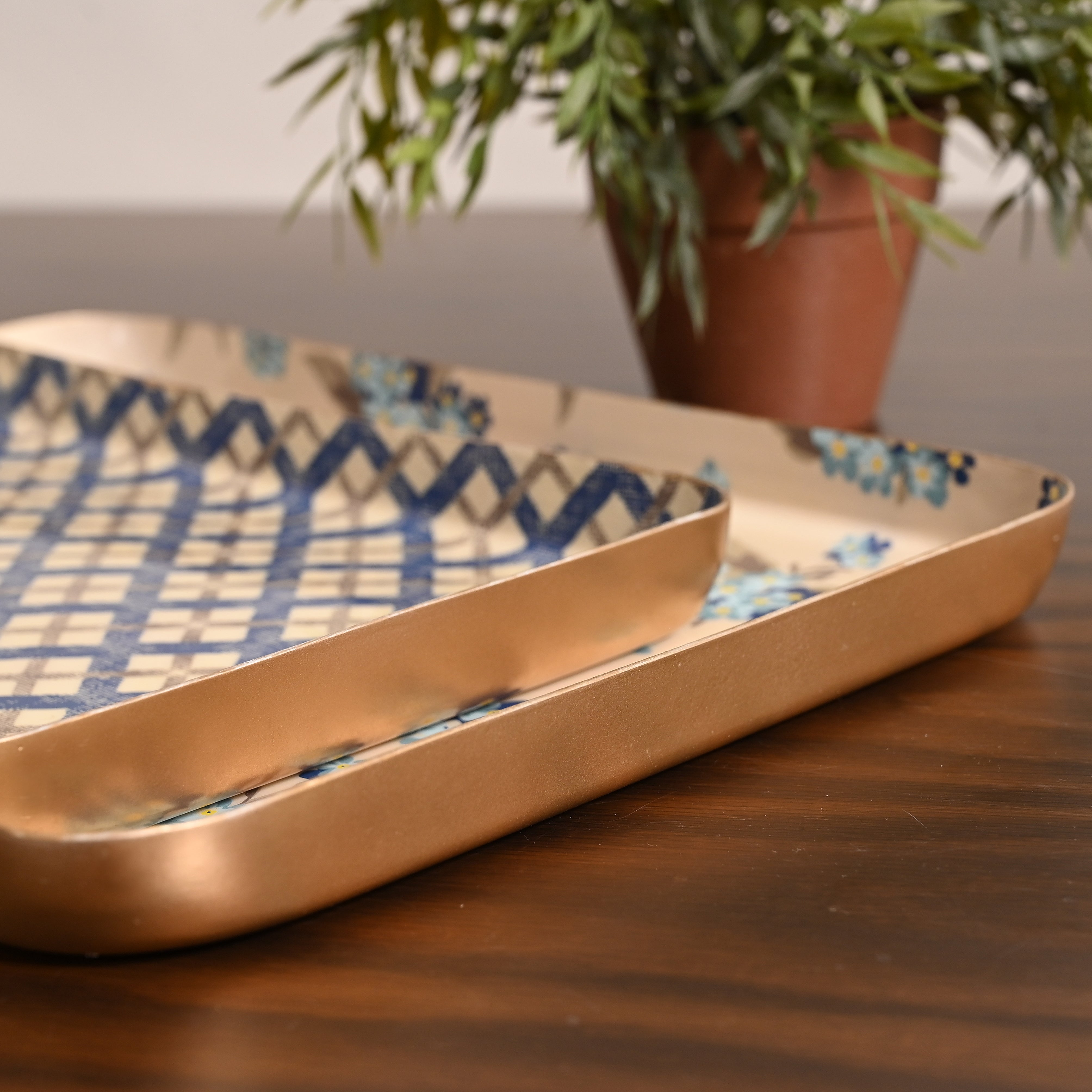 Petal & Pattern Set of Two Aluminium Trays