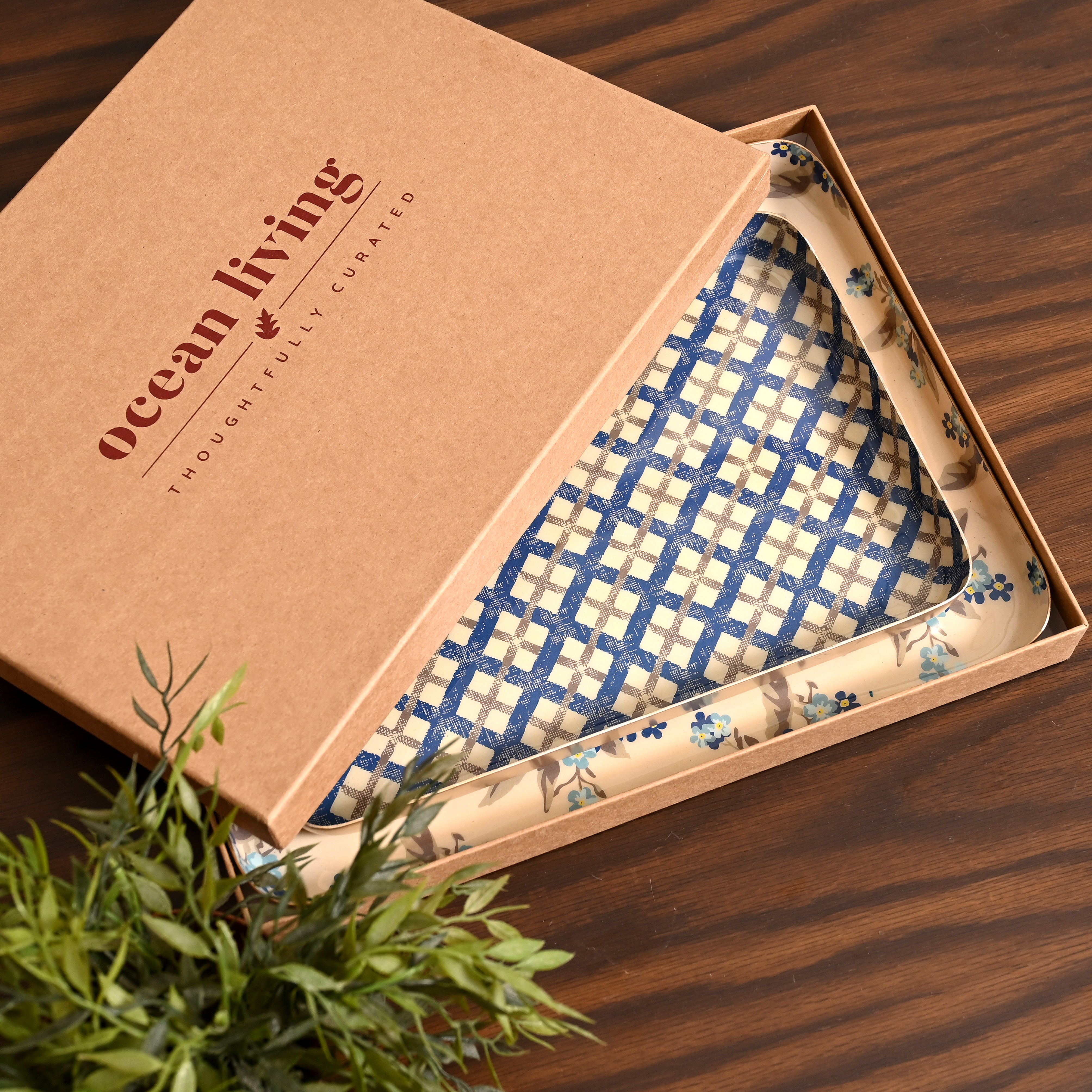 Petal & Pattern Set of Two Aluminium Trays