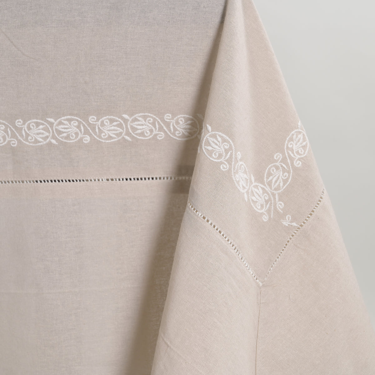 Decorour Table Cloth
