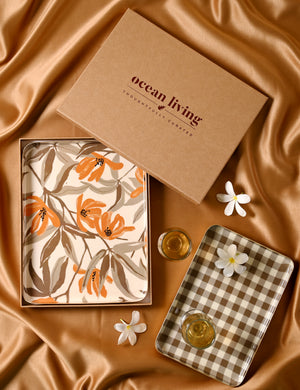 Patterned Oasis  Set of Two Aluminium Trays