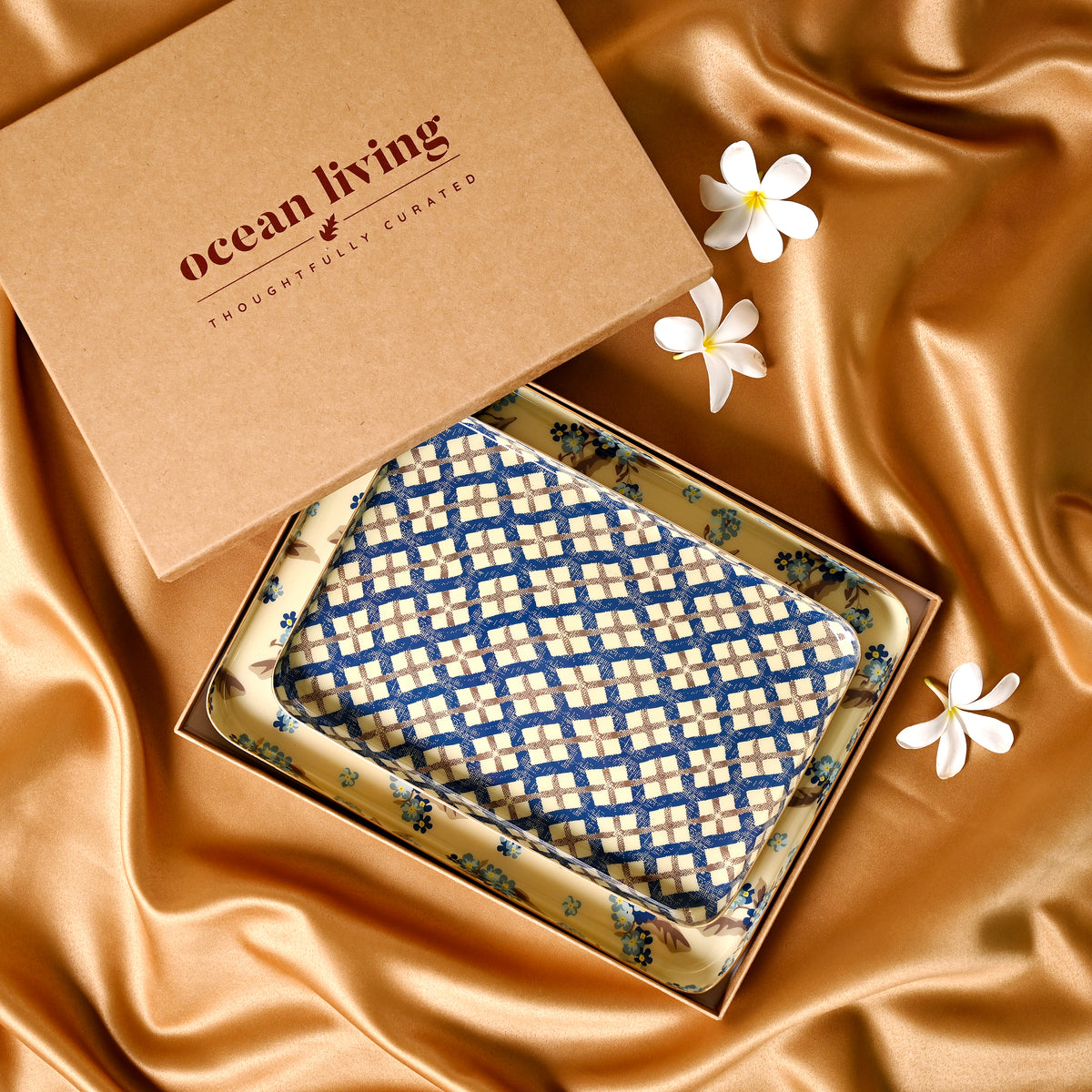 Petal & Pattern Set of Two Aluminium Trays