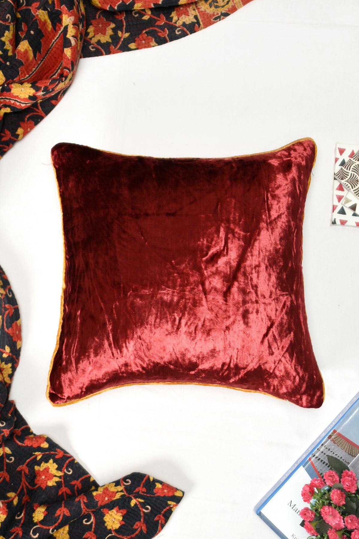 Amigo Velvet Series Cushion Cover