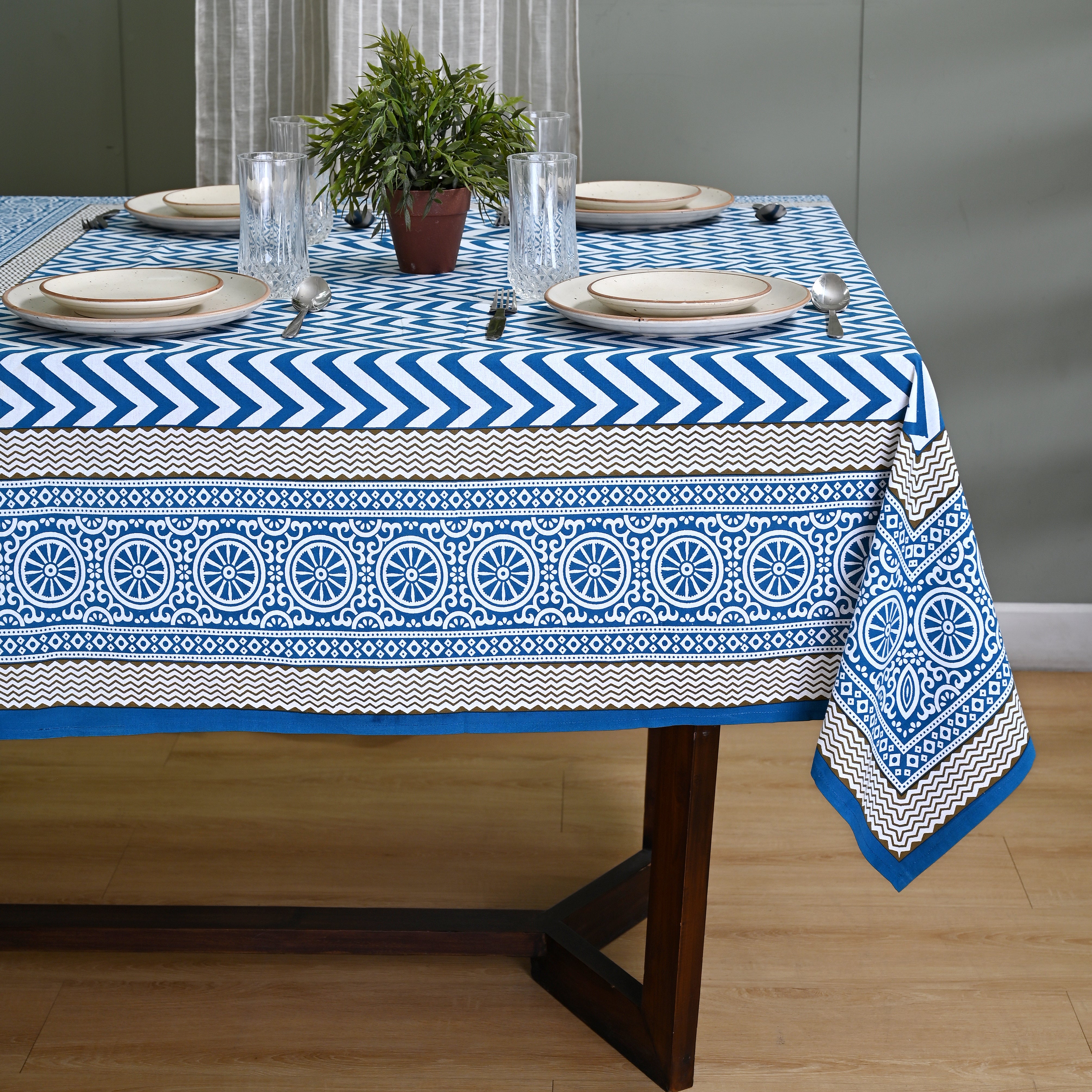 Chevron Traditional 4 Seater Table Cover