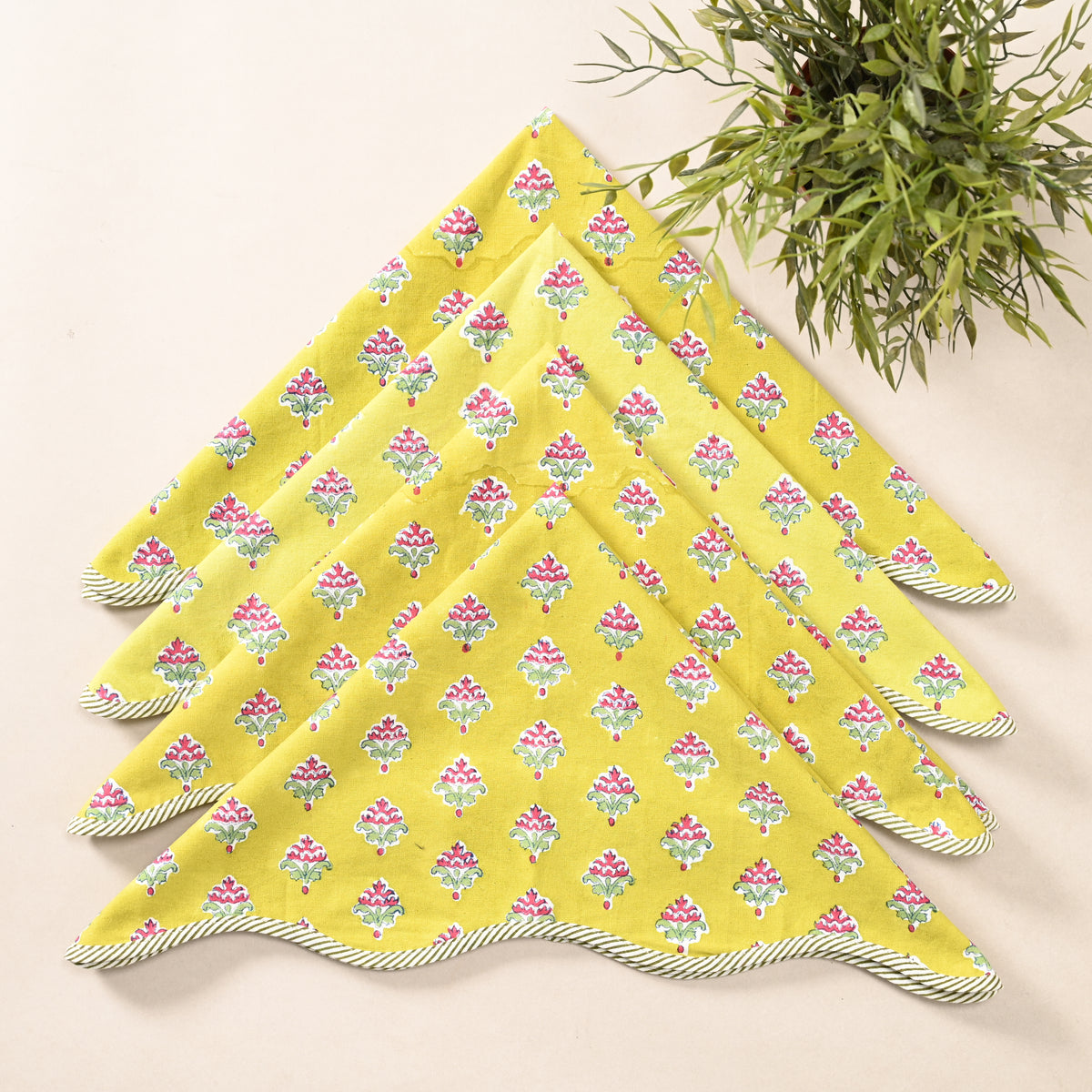 Marigold Bloom Scalloped Cotton Napkins – Yellow