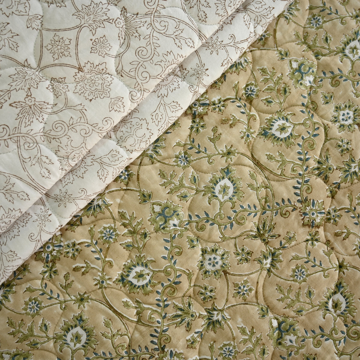Solitaire Reversible Hand Block Printed Cotton Quilt (Copy)