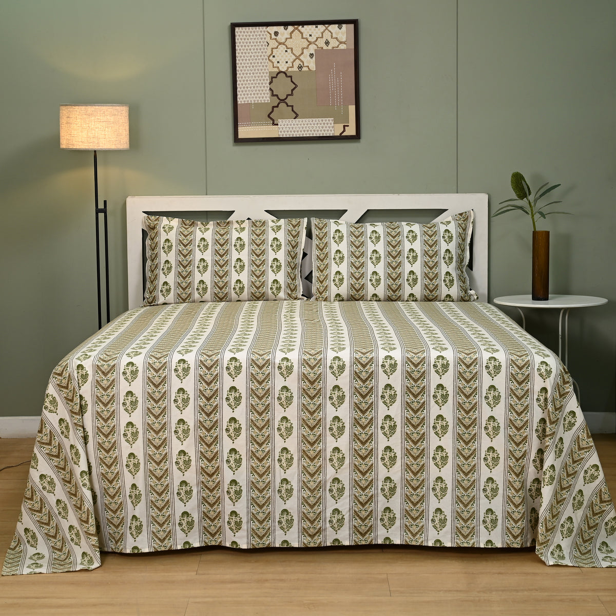 Rajvi Stria King Size Cotton Bed Sheet Set