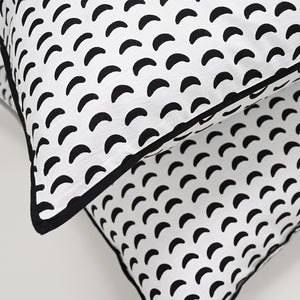 Monochrome Arc 200 TC Cotton Pillow Covers – Set of 2 | Clearance Sale