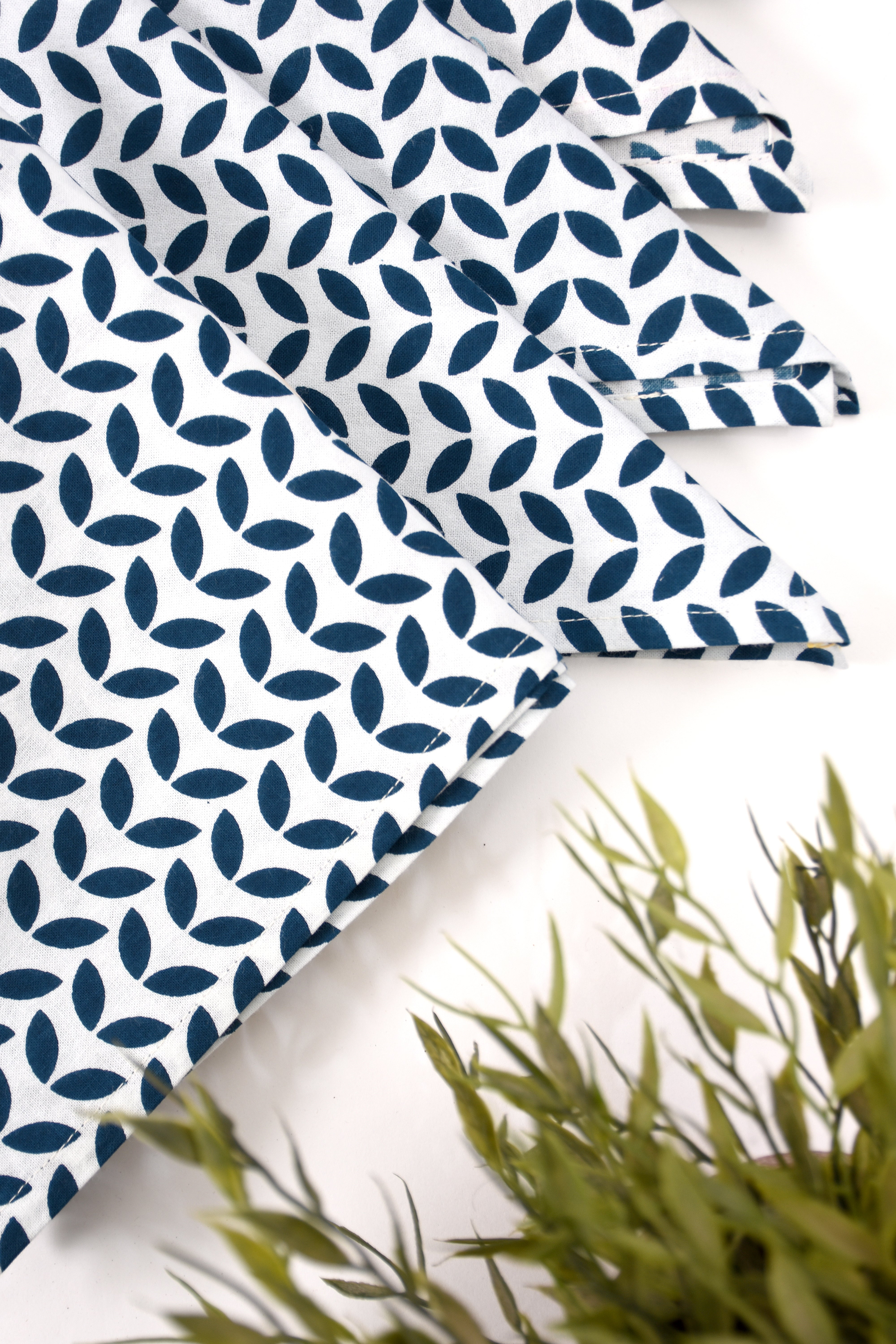 Geometric Leaves Napkin 6 Pc Set